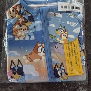 NWT LITTLE SLEEPIES BLUEY ZIPPY